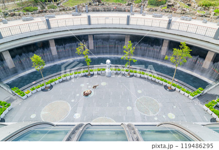 Daytime view of the Daan Park subway station 119486295