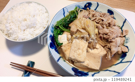 家庭で作る豚すき焼き定食 119489241