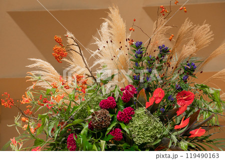夏から秋に変わるイメージの装花装飾 フラワーアレンジメント 夏から秋に変わるイメージの装花装飾 フラワーアレンジメント 119490163