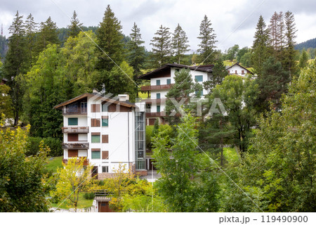 Summer scenery of Cortina d'Ampezzo, Italy 119490900