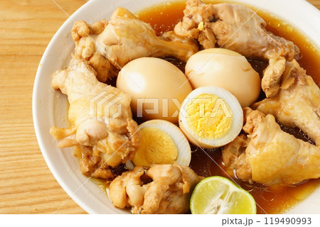 骨付きチキンとゆで卵 119490993
