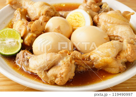 骨付きチキンとゆで卵 119490997