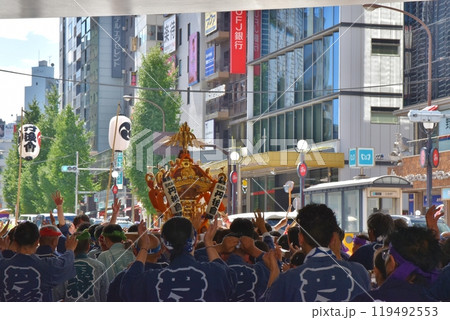 晴天の渋谷氷川神社例大祭 東京 晴天の渋谷氷川神社例大祭 東京 119492553