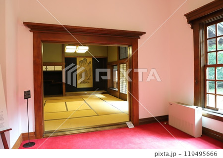 旧三菱鉱業寮　応接室（手前）表座敷（奥）　札幌市　 119495666