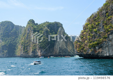 Island from Thale Waek, Koh Phi Phi Islands. 119498576