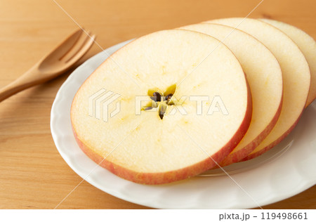 輪切りのシナノスイート　りんご　スターカットした林檎 119498661