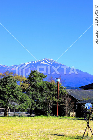 城輪柵跡(出羽国府推定地) 鳥海山麓紅葉 城輪柵跡(出羽国府推定地) 鳥海山麓紅葉 119500547