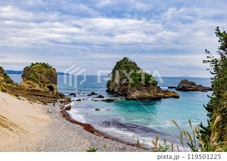 静岡県　龍宮窟の風景 119501225