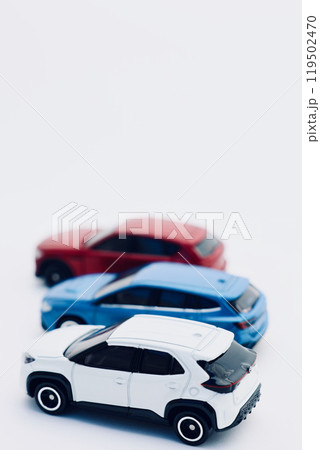 おもちゃの車 119502470