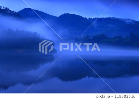 岩手県西和賀町 夏の錦秋湖 岩手県西和賀町 夏の錦秋湖 119502516