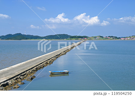 【韓国/全羅南道】新安郡1004の島々・大奇点島と屏風島を結ぶ海床路 【韓国/全羅南道】新安郡1004の島々・大奇点島と屏風島を結ぶ海床路 119504250