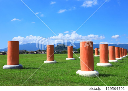 特別史跡藤原宮跡　大極殿跡から畝傍山を望む 119504591