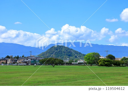 特別史跡藤原宮跡 大極殿跡から畝傍山を望む 特別史跡藤原宮跡 大極殿跡から畝傍山を望む 119504612