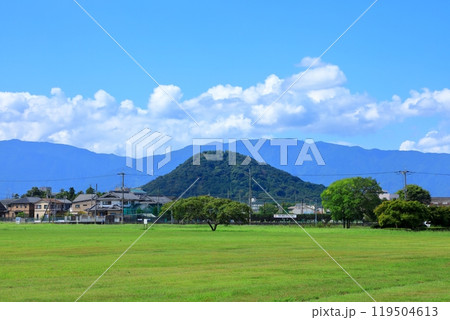 特別史跡藤原宮跡 大極殿跡から畝傍山を望む 特別史跡藤原宮跡 大極殿跡から畝傍山を望む 119504613