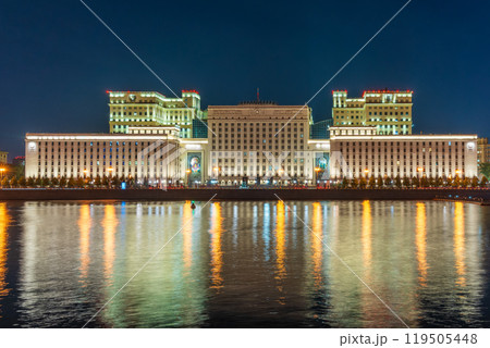 Night view of the Ministry of Defence of Russian Federation, and Moscow river embakment Night view of the Ministry of Defence of Russian Federation, and Moscow river embakment 119505448