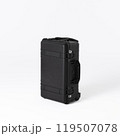 キャリーケース　ハードケース　白背景　正方形 119507078