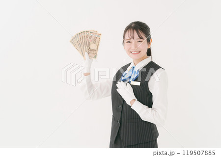 現金を持つ白い手袋の女性 現金を持つ白い手袋の女性 119507885