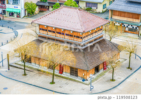 上からみた山代温泉の中心にある古総湯の外観(石川県加賀市) 上からみた山代温泉の中心にある古総湯の外観(石川県加賀市) 119508123