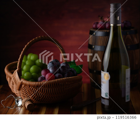 ワインと葡萄 119516366