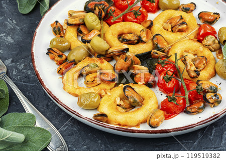 Baked Mussels and Squid Rings. 119519382