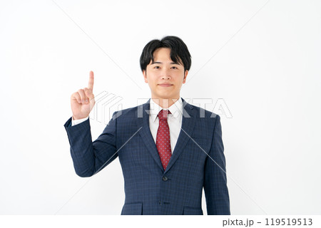 ビジネスマン 20代男性 指差し ビジネスマン 20代男性 指差し 119519513