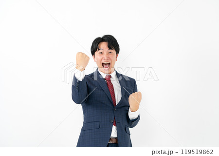ビジネスマン　20代男性　ガッツポーズ 119519862