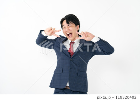 ビジネスマン　20代男性　ピース 119520402
