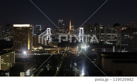 テレコムセンター展望室から見たレインボーブリッジと東京タワーの夜景 119520982