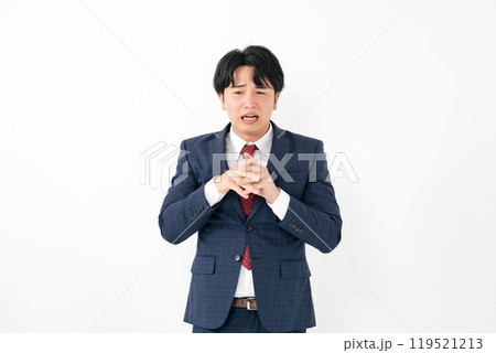 ビジネスマン　20代男性　パニック 119521213