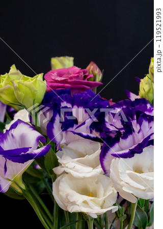 カラフルなトルコキキョウの花束 119521993
