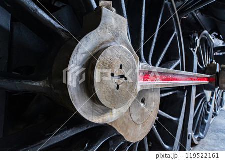 蒸気機関車の動輪と連結棒 119522161