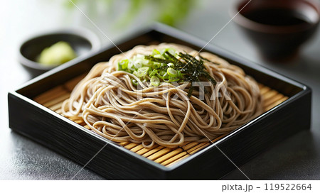 美味しそうな冷たいざるそばの盛り付け 119522664
