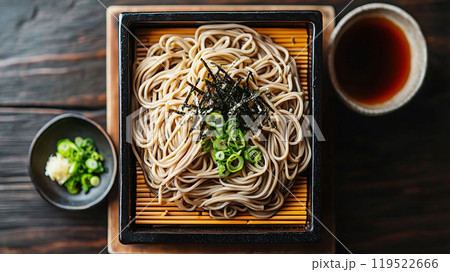 美味しそうな冷たいざるそばの盛り付け 119522666
