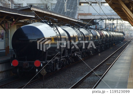 東京都横田基地向けジェット燃料輸送列車(米タン)_EF64-1005号機牽引_2008/2/21撮影 119523099