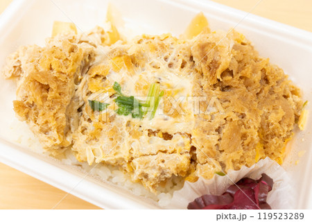 おいしいカツ丼弁当 おいしいカツ丼弁当 119523289