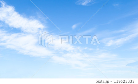 秋の青空と白い雲　10月 119523335