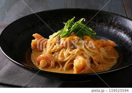 クリームソースを使ったレストランのパスタ クリームソースを使ったレストランのパスタ 119523594