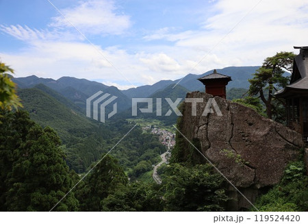 山寺の景色【山形】 119524420