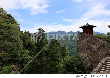 納経堂のある山寺の景色【山形】 納経堂のある山寺の景色【山形】 119524451