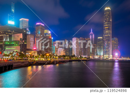 香港　　湾仔　プロムナードからの夜景 119524898
