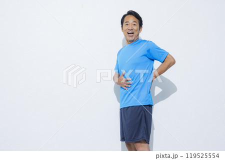 ダイエットに成功したミドル男性 ダイエットに成功したミドル男性 119525554