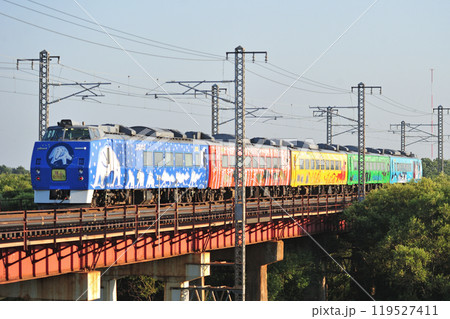 函館本線　豊幌－江別　JR北海道　キハ183系（苗穂）　旭山動物園号 119527411