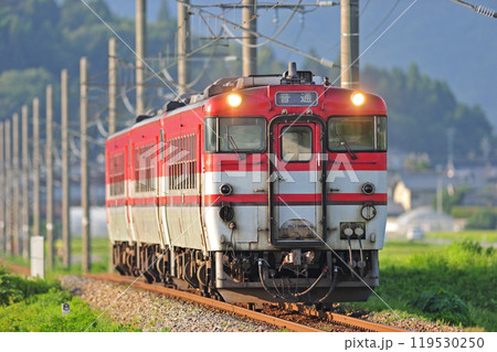 羽越本線　村上ー岩舟町　JR東日本　キハ48系　キハ48-523（新津） 119530250