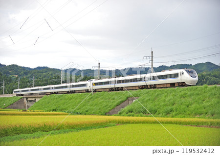 北越ほくほく線 魚沼丘陵ー六日町 JR西日本 681系 W14編成(金沢) はくたか 北越ほくほく線 魚沼丘陵ー六日町 JR西日本 681系 W14編成(金沢) はくたか 119532412