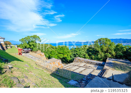 秋の富岡城跡　熊本県天草郡 119535325