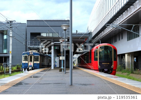 【えちごトキめき鉄道】ET127系とET122形1000番台（妙高はねうまライン：上越妙高駅） 119535361