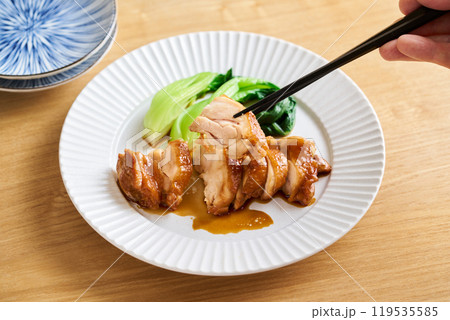 鶏もも肉の醤油煮 119535585
