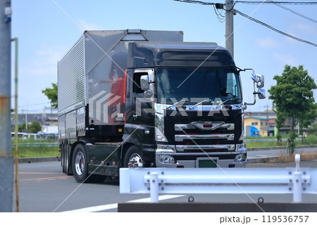 トレーラートラック　イメージ 119536757