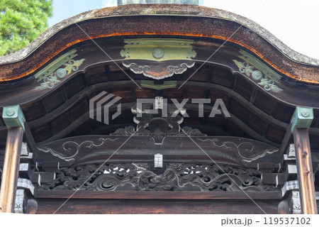 妙心寺　大方丈の唐門（京都市右京区花園） 119537102