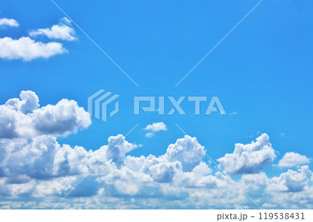 夏の青空と雲 夏の青空と雲 119538431